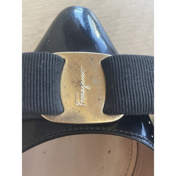 Ferragamo Black Patent Leather Vara Bow Pumps Size 7.5 - Picture 6 of 14
